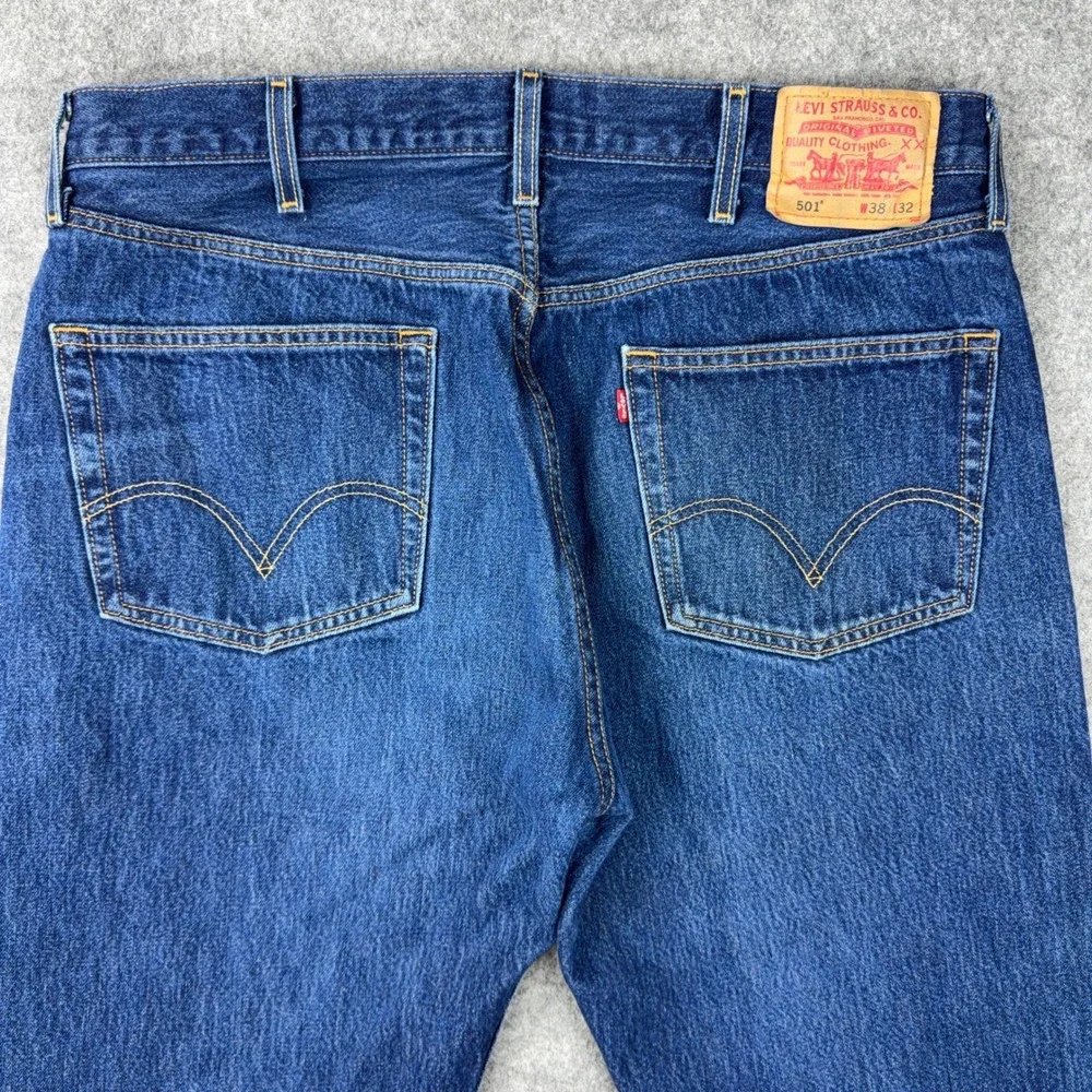 VTG Levi's 501 Jeans Mens 38x32 Blue Original Fit Straight Leg Cotton Denim Y2K